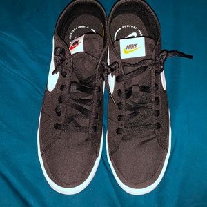 MEN'S NIKE COURT LEGACY CANVAS CASUAL SHOES